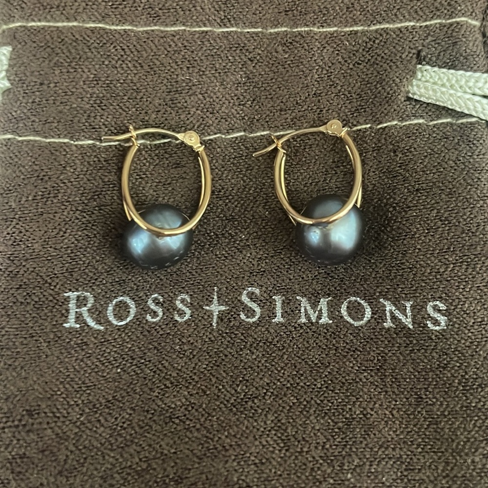 14kt Ross Simons 8mm Black Cultured Pearl earrings new in box